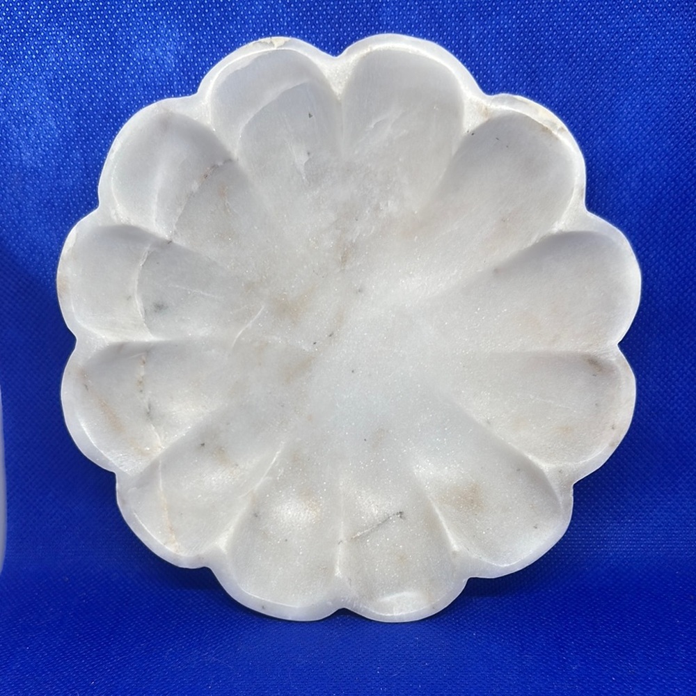 White Marble Flower-Shaped Plate